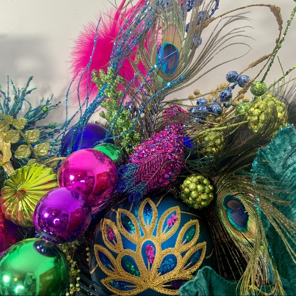 Peacock Contemporary Christmas Wreath With Lights - Picture 7 of 11